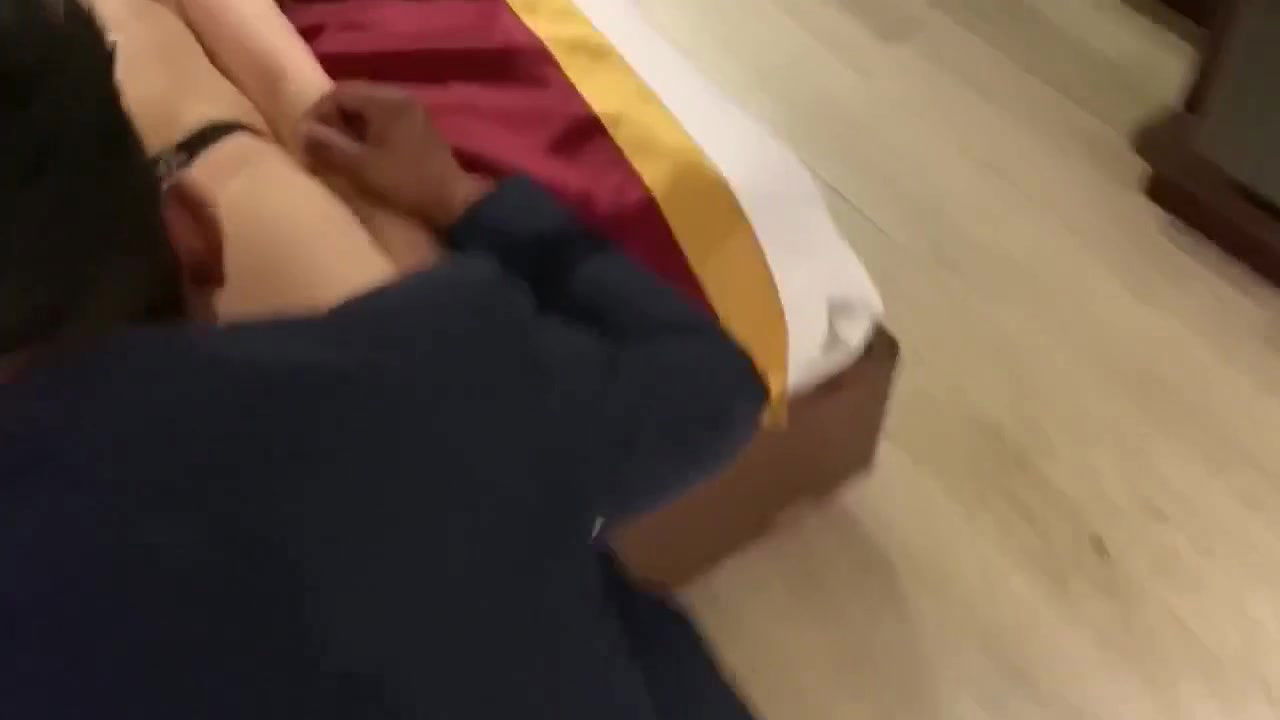 Desi Rich slim hot feagure wife hire bull for enjoyment hubby Captured at hotel