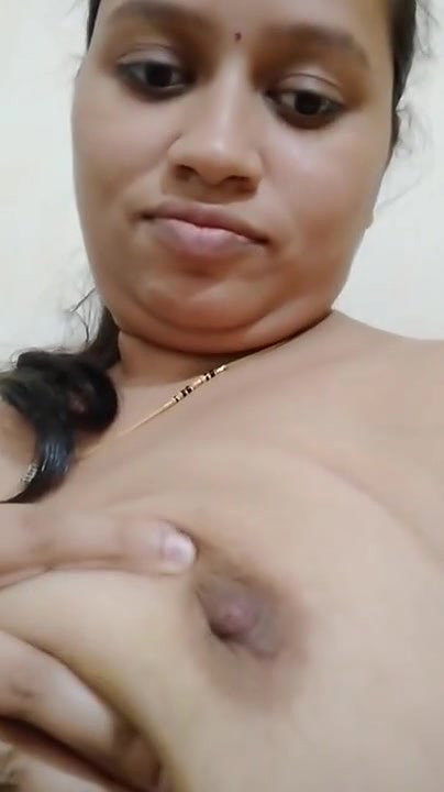 Bigboob Beautiful Indian Wife Showing