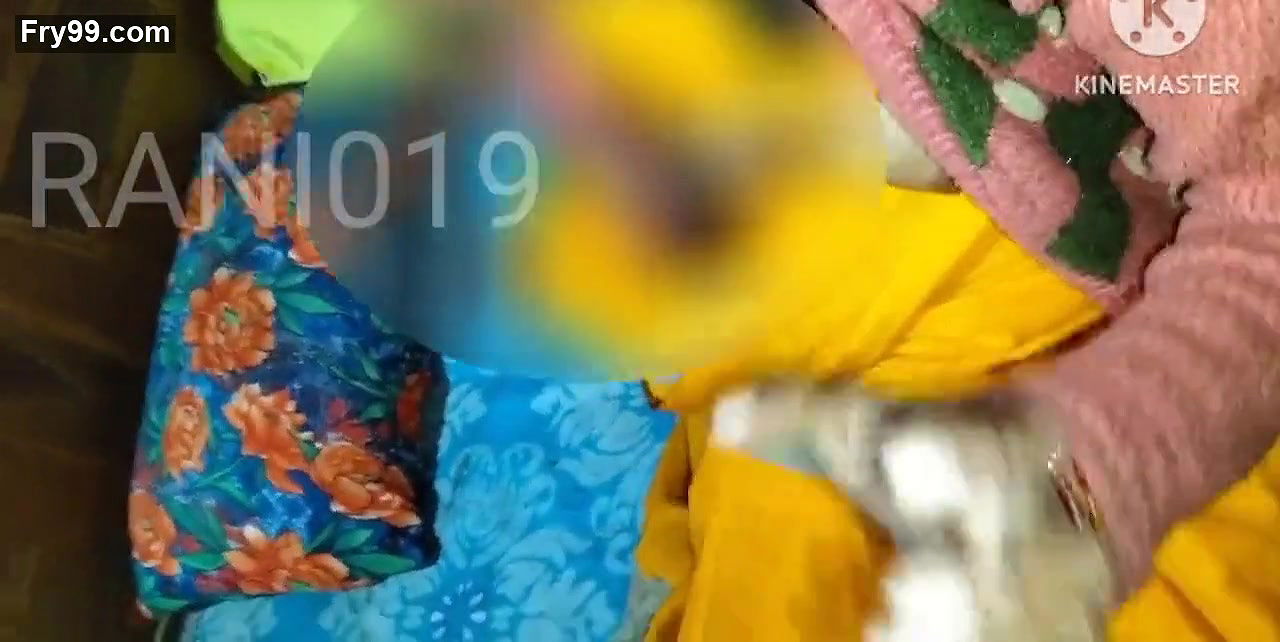 Jila Pilibhit ki Desi padosan Desi housewife Rani Bhabhi Romans video Enjoy my full nude Sex videos dogistai and faking