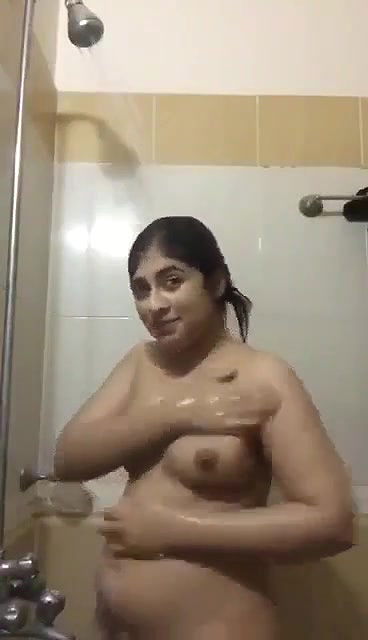 Desi girl taking shawer