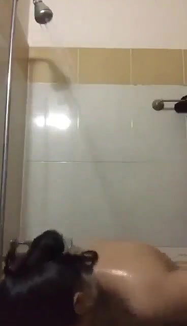 Desi girl taking shawer