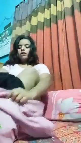 Bangladeshi girl showing open in cam