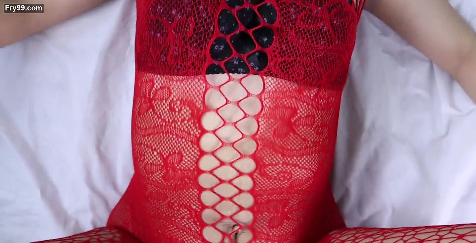 My boyfriend licks my pussy and grabs his uniform and inserts it into my pussy. I enjoyed licking my pussy a lot