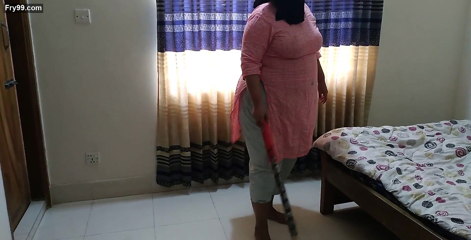 Pakistani 55 year old busty Ayesha Aunty gets fucked by neighbor while sweeping house (Huge cum inside) Hindi & Urdu