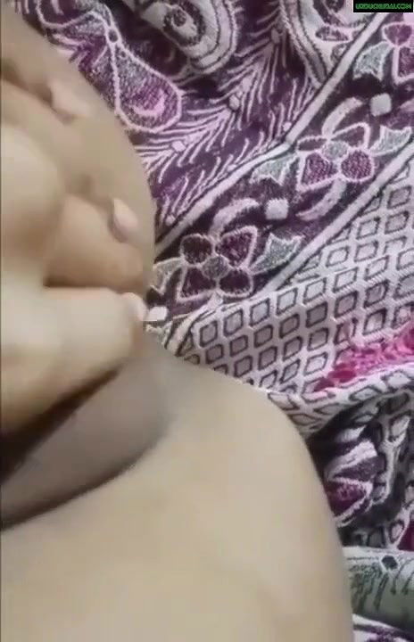 Pakistani Big boobs girl ki choot lund mang rahi hae