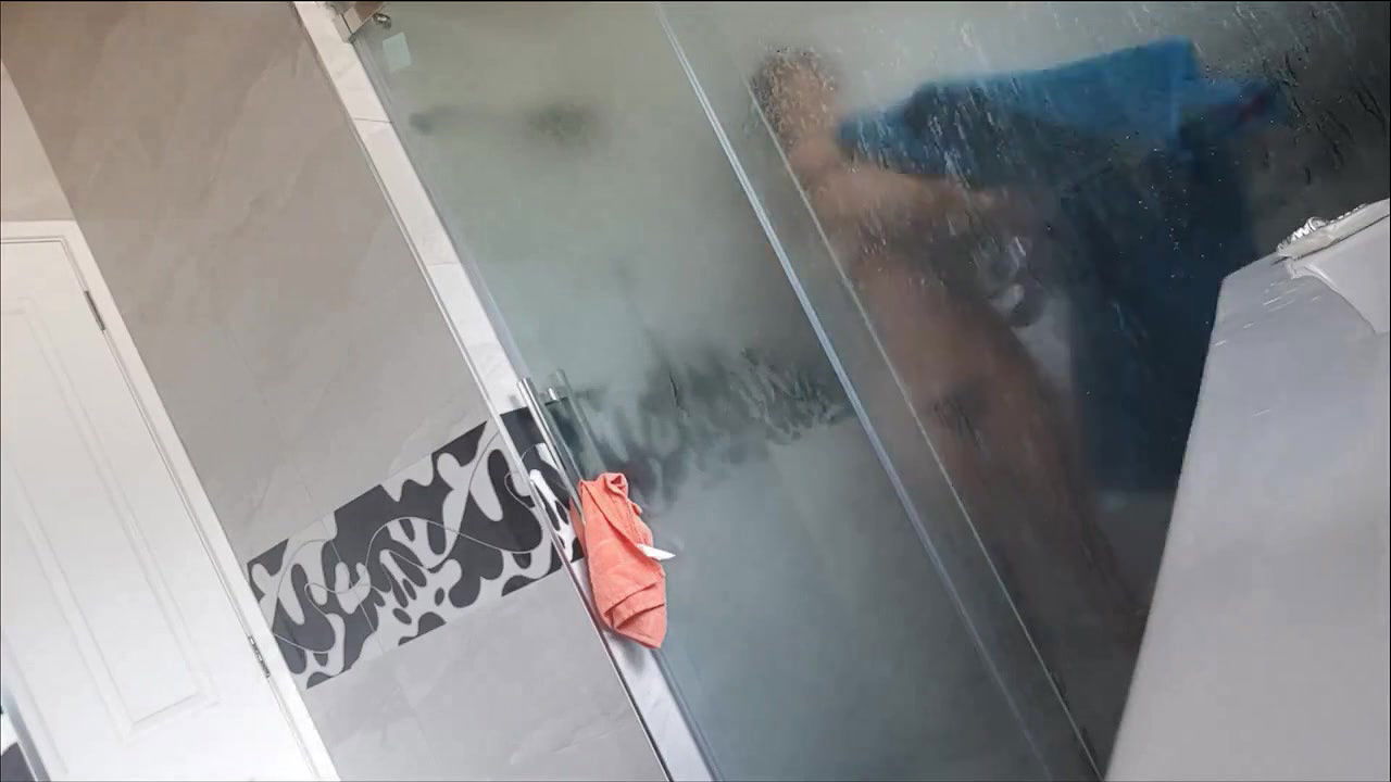 Young Maid bathing boobs and pussy show