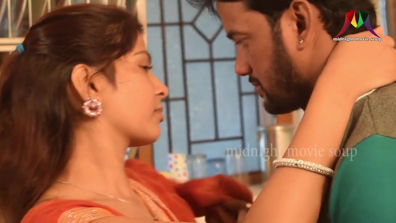 Mona kitchen romance