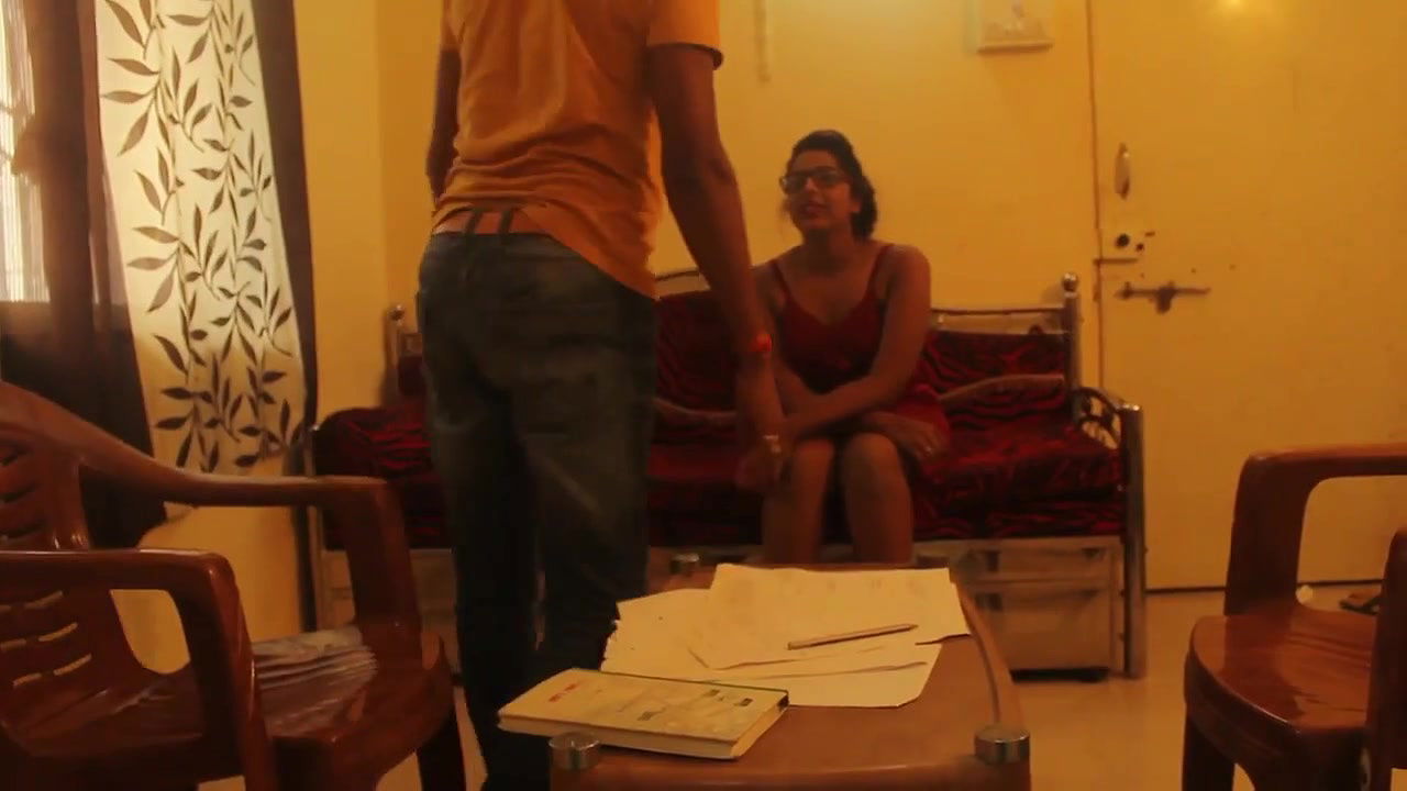 Alina khan Teaching class