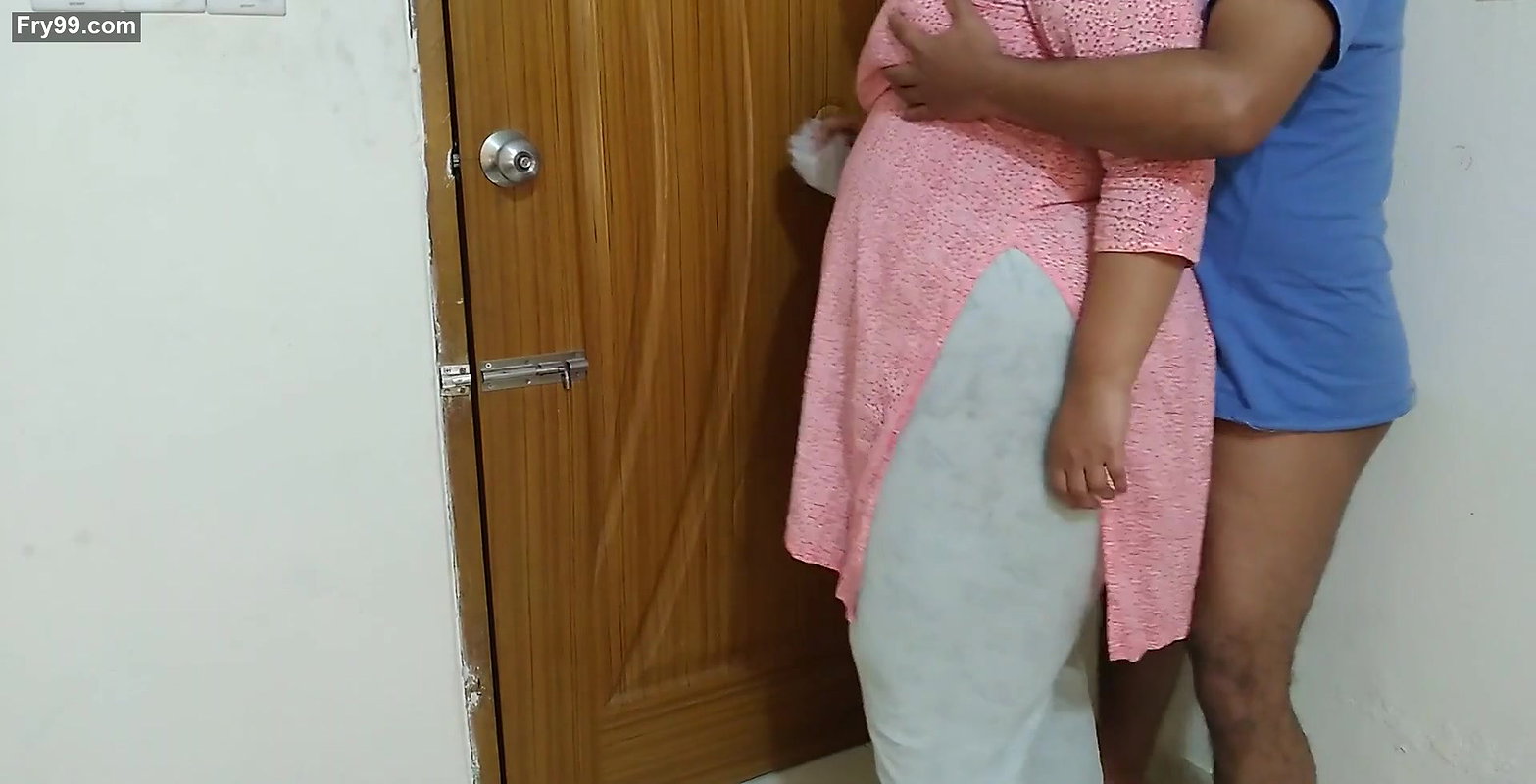 Sasur apni beta ki pati ke sath chudai majboor (Father-in-law fucked while cleaning house) Huge boobs & Ass – cum Inside