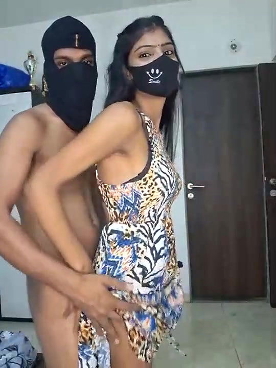 Kissing GF and Blowjob