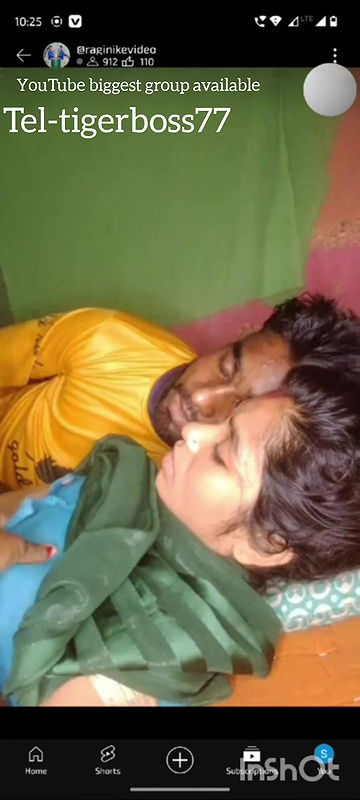 YouTubeer Ragini ke vlogs boobs show