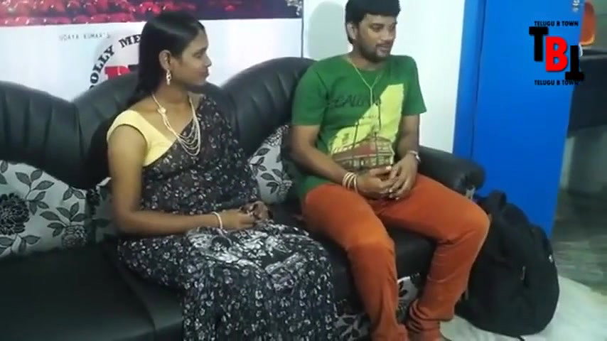 Yummy Telugu Aunty in Sleeveless Blouse Seducing Young Man Hot