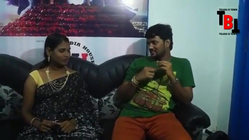 Yummy Telugu Aunty in Sleeveless Blouse Seducing Young Man Hot