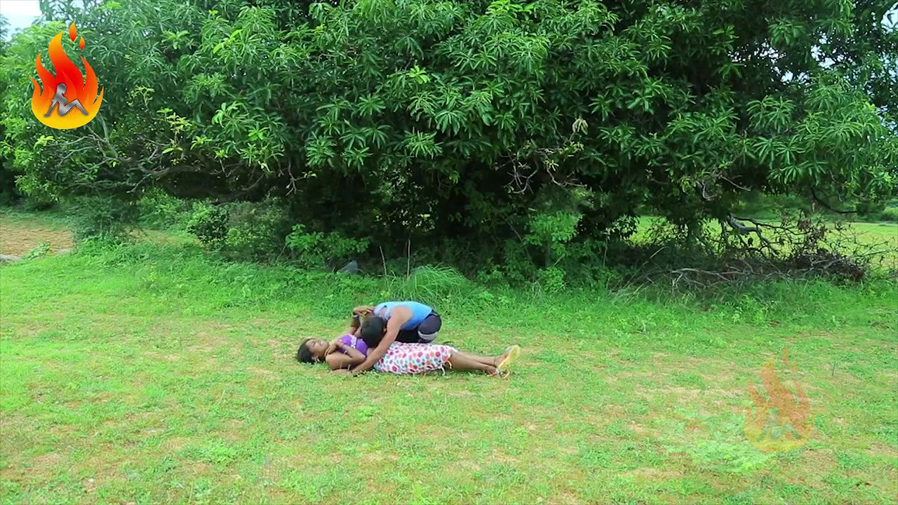 Banu Romance In Public Place