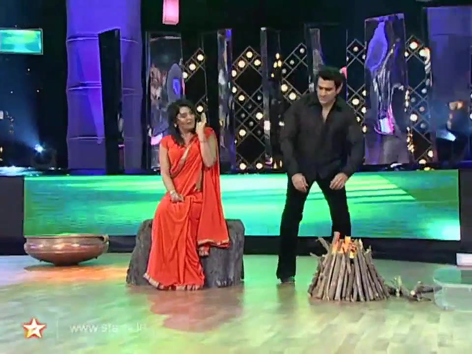 Archana puran singh steamy saree show