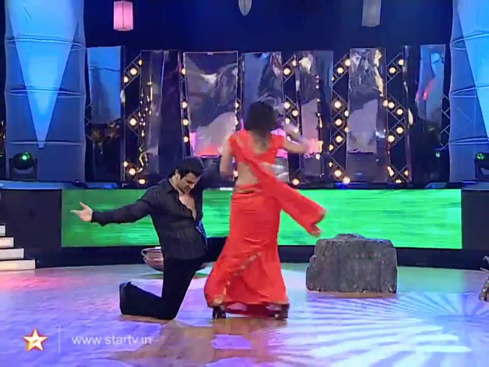 Archana puran singh steamy saree show