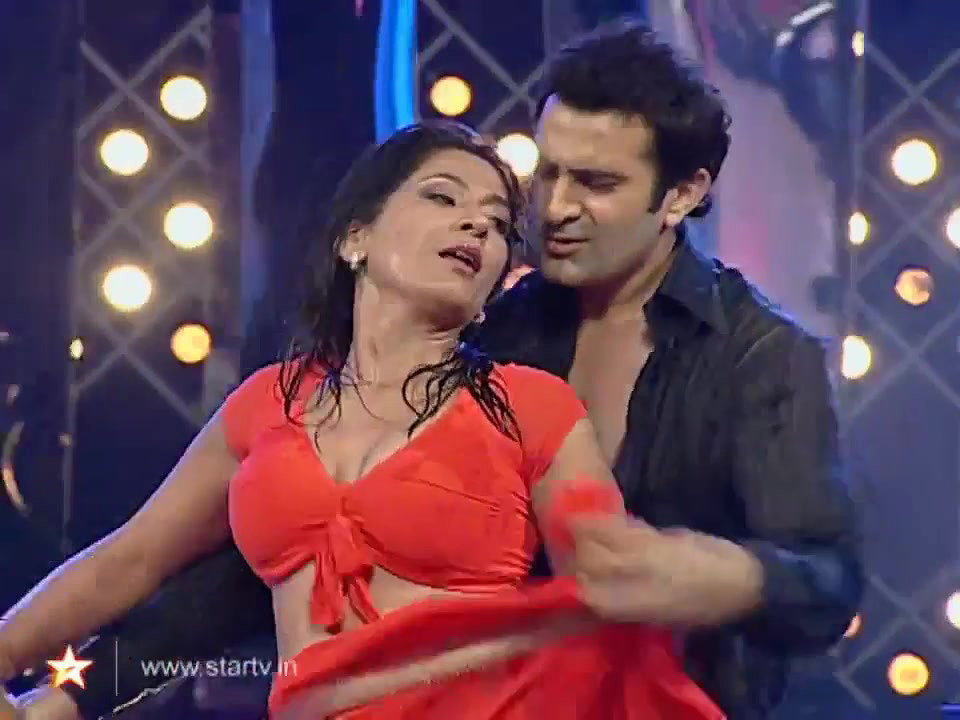 Archana puran singh steamy saree show