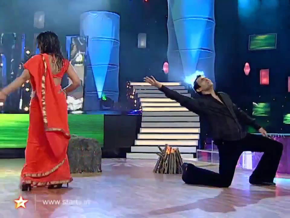 Archana puran singh steamy saree show