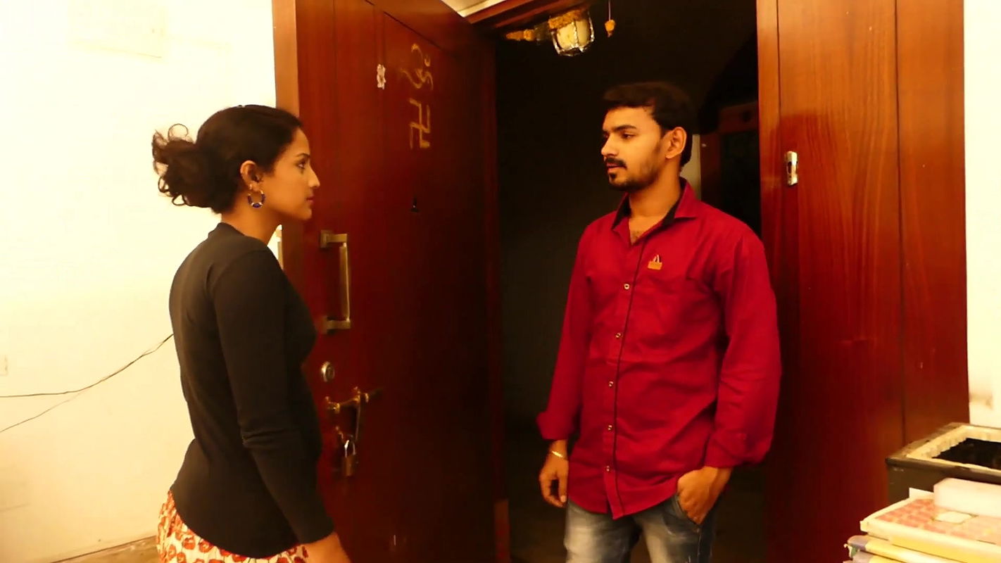 Shabana Aunty Hot Romante With Husband Friend Making Video