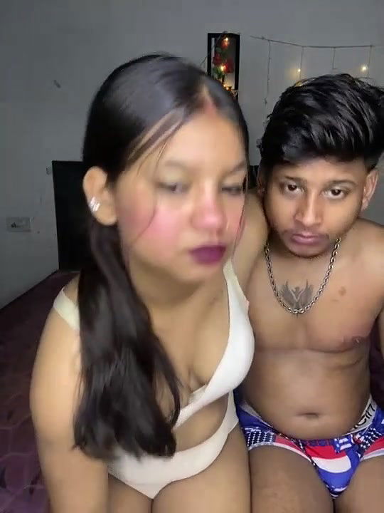 Beautiful Girl Giving Blowjob and Ass Show