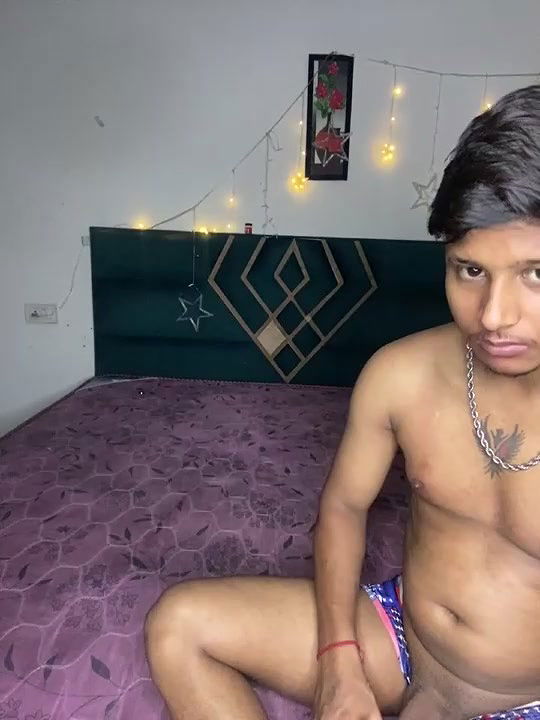 Beautiful Girl Giving Blowjob and Ass Show