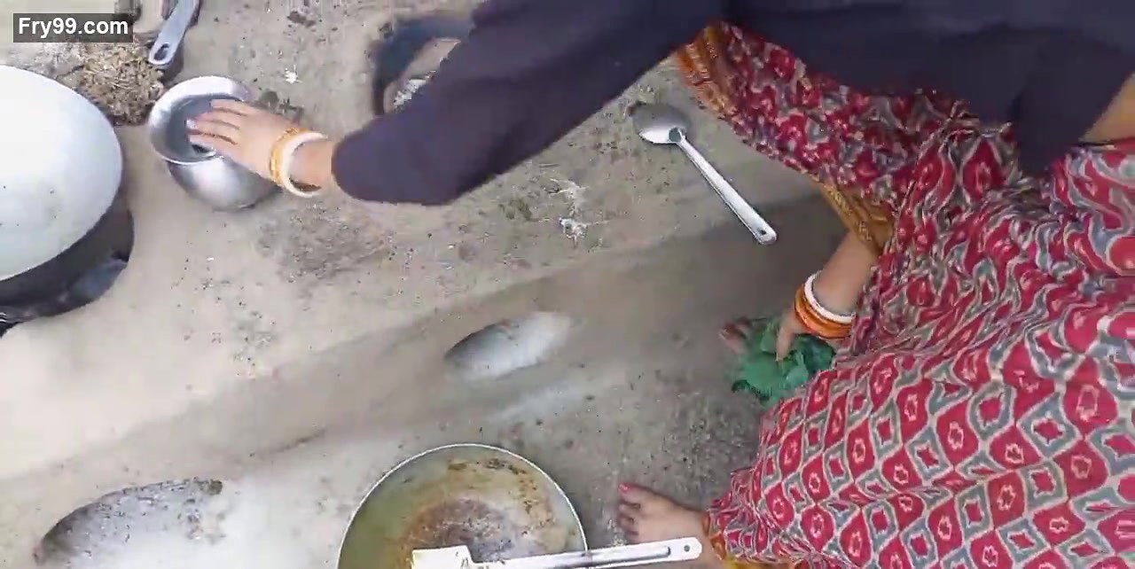 घर आई साली को घोड़ी बना के चोदे मजा आ गया साली की चीख निकल गई आ जीजा जी धिरे चोदो