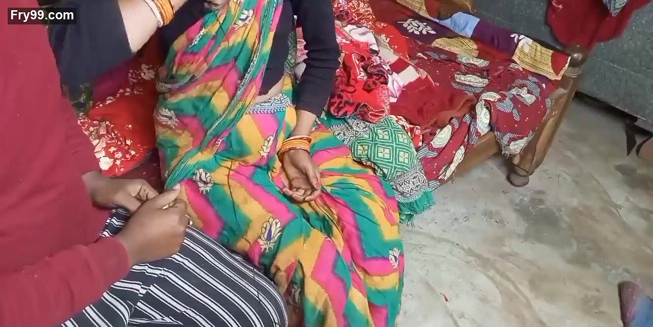 नौकरानी को 500 रूपए देके चोद दिया1