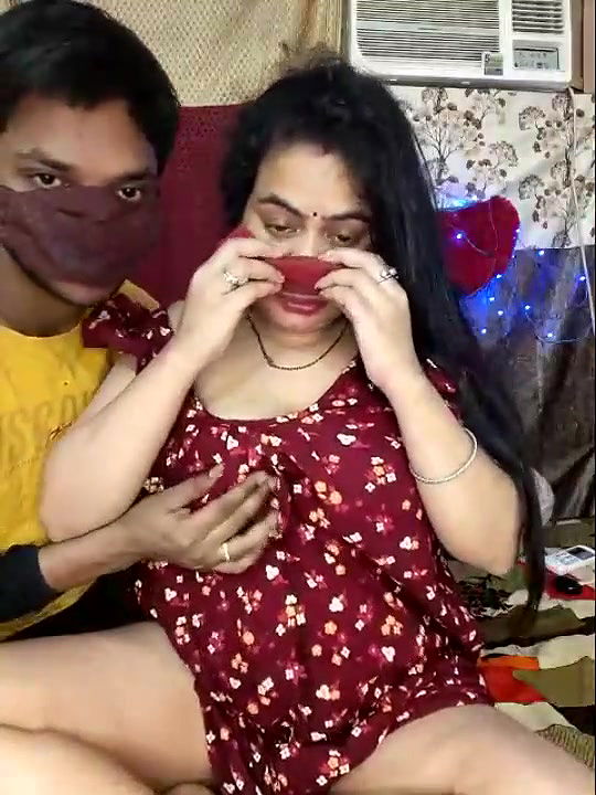 Sucking Aunty Boobs and Kissing