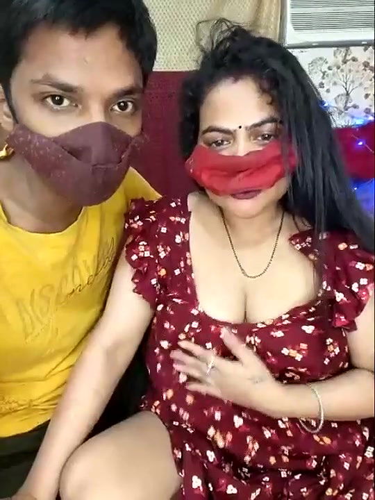 Sucking Aunty Boobs and Kissing