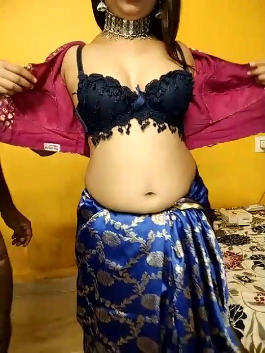 Cute Bhabhi giving Blowjob and Pussy Fingering