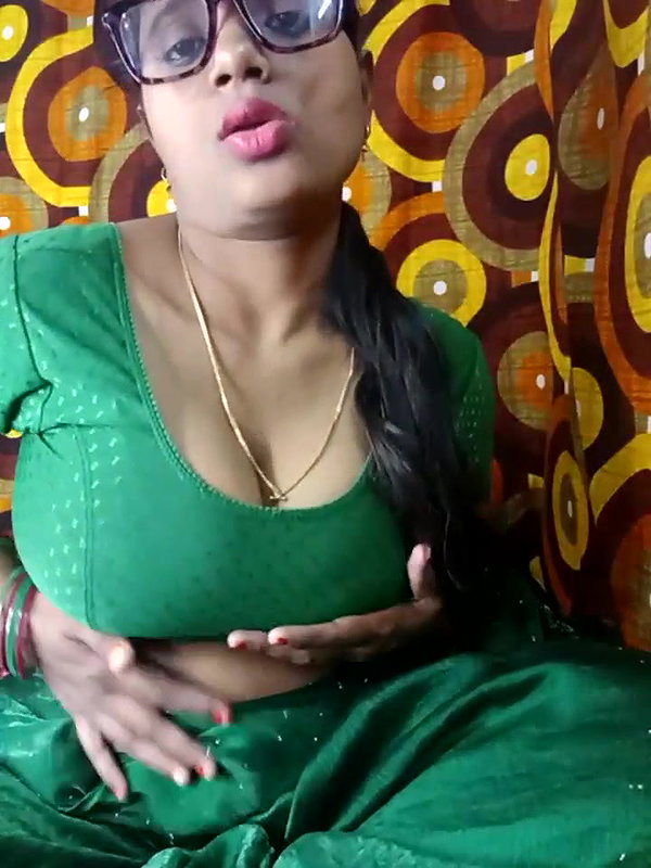 Chasmis Girl Showing Bra and Boobs Shaking