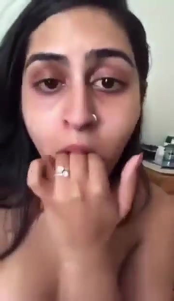 Desi girlfriend showing part 3