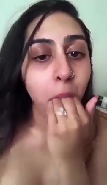 Desi girlfriend showing part 3