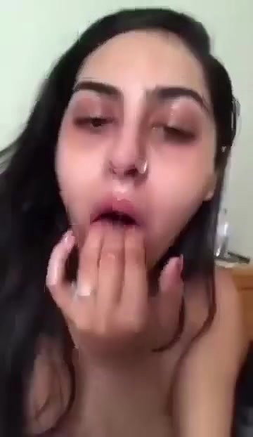 Desi girlfriend showing part 2