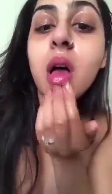 Desi girlfriend showing part 2