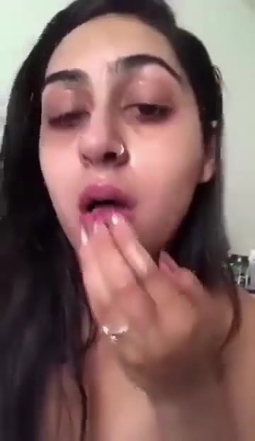 Desi girlfriend showing part 2