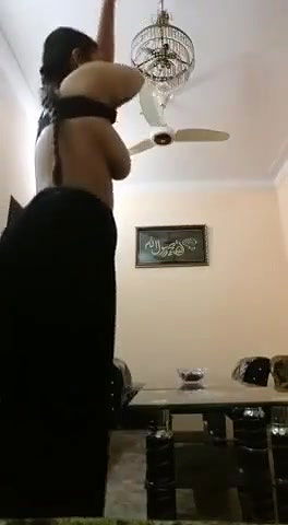 muslim girlfriend recording for boyfriend