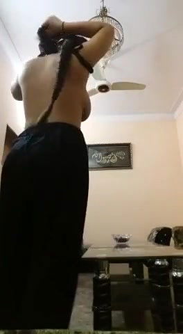 muslim girlfriend recording for boyfriend