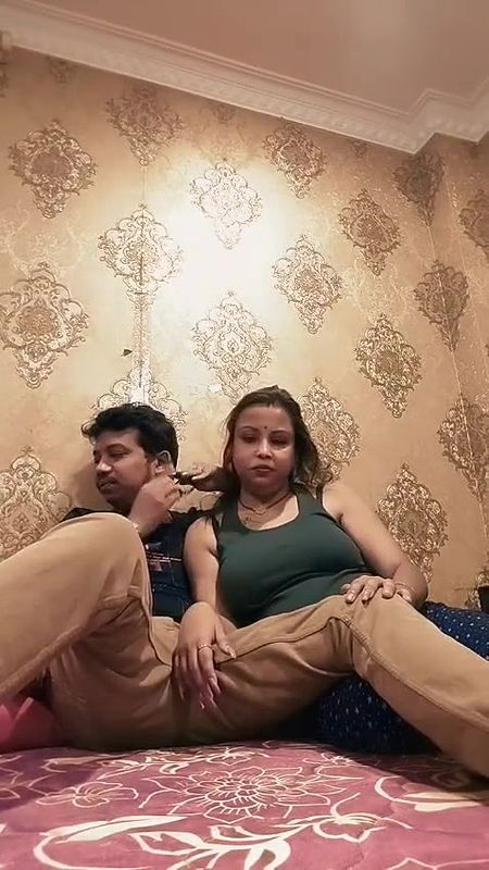 bhabi enjoying with boyfriend in hotel room part 1