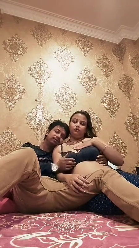 bhabi enjoying with boyfriend in hotel room part 1