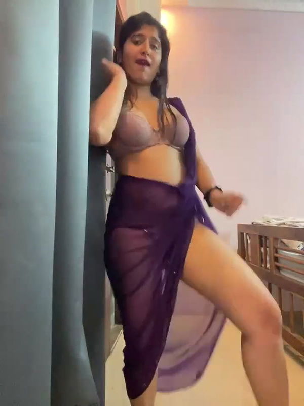Sexy Girl Naked Dancing and Moaning