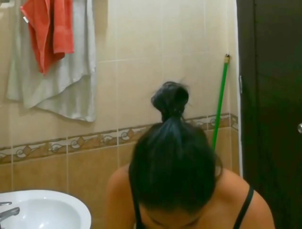 Indian Cute Girl Secretly Recorded Changing Clothes