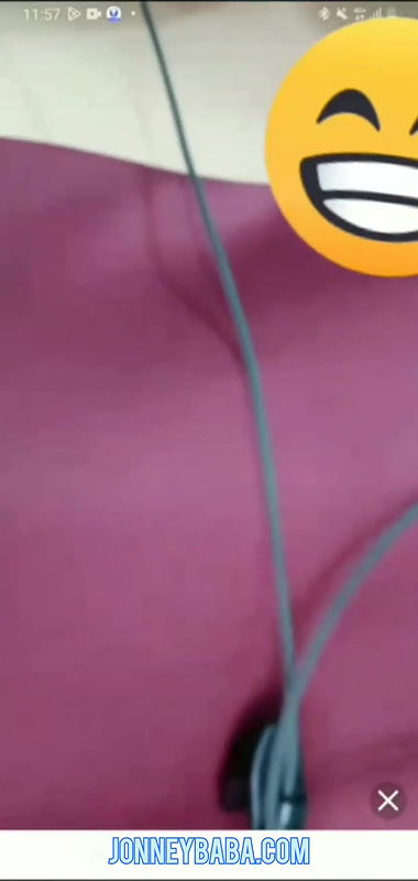 Cute girl chamet nude pussy show