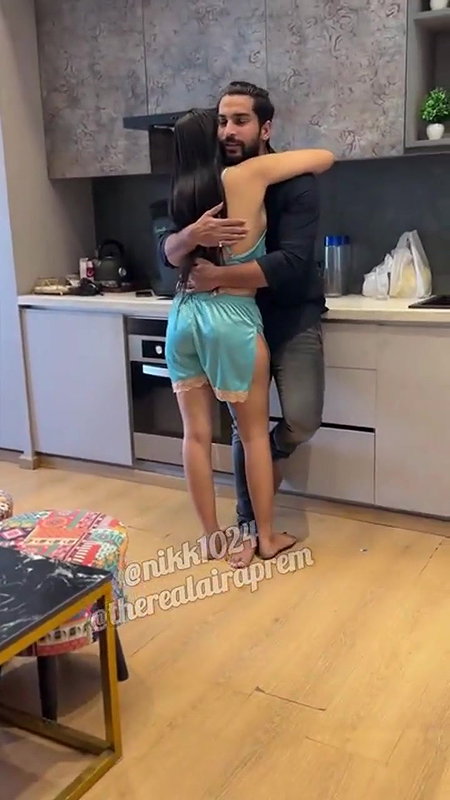 Nikki with multiple partner P01