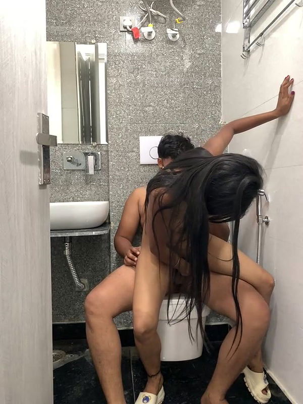 Sexy GF hardcore fucked in Hotel Bathroom