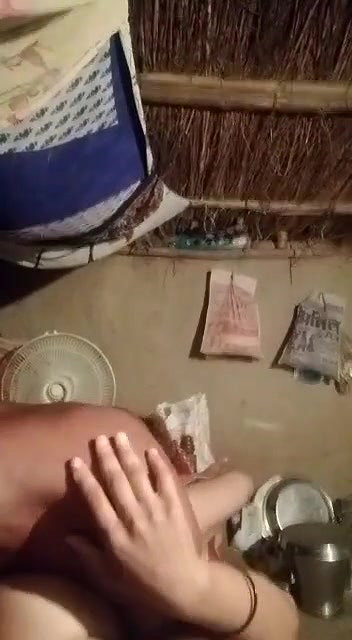 hot bhabhi ko sone se pehle pela