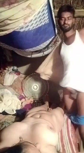 hot bhabhi ko sone se pehle pela