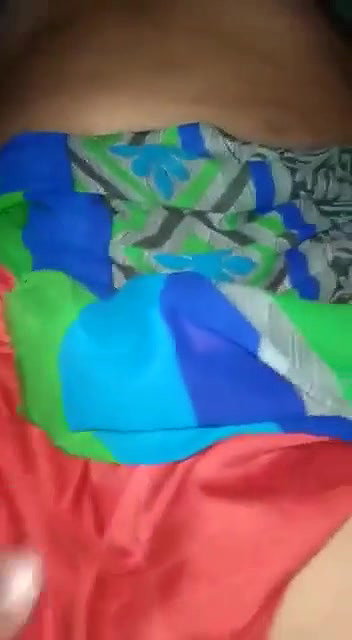 chubby bhabhi ko raat me akele pake pel diya