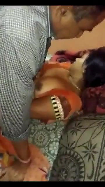 apni biwi ko dost se chudwaya