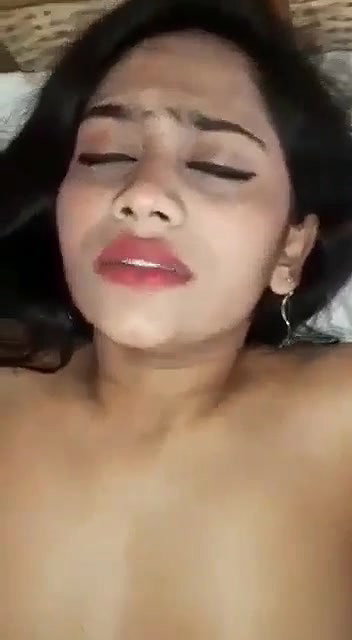 girlfriend ko hotel me bulakar pela